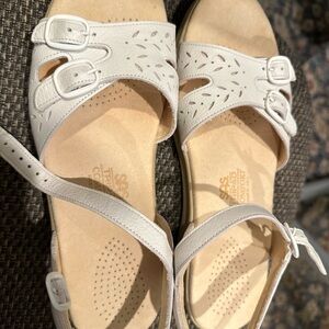 SAS Women's White Sandals 7.5 N‎